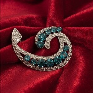 Emerald Green & Gunmetal Swirl Brooch